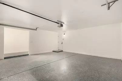 9035 E Berkshire Circle E, Tucson, AZ 85710 - Photo 33