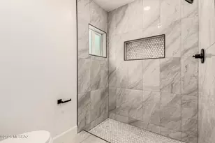 9035 E Berkshire Circle E, Tucson, AZ 85710 - Photo 23