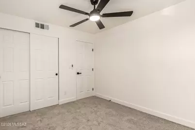 9035 E Berkshire Circle E, Tucson, AZ 85710 - Photo 29