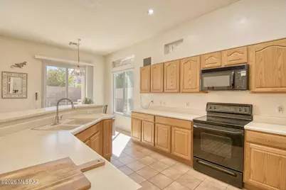 333 W Continental Vista Place, Green Valley, AZ 85614 - Photo 13