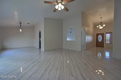 9261 E Bent Creek Way, Tucson, AZ 85747 - Photo 3