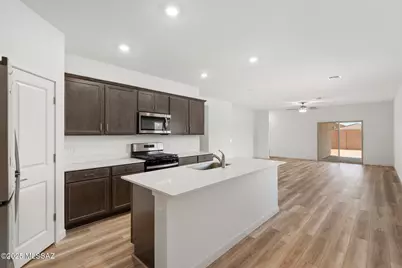 21945 E Pebbles Avenue, Red Rock, AZ 85145 - Photo 3