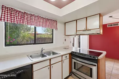 927 E Mesquite Drive, Tucson, AZ 85719 - Photo 13