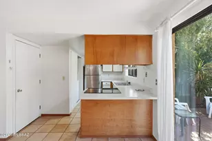 927 E Mesquite Dr, Tucson, AZ 85719 - Photo 9