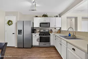 7374 S MESSALA Ct, Tucson, AZ 85746 - Photo 9