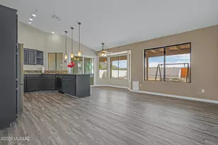 1617 W Canyon Shadows Ln, Tucson, AZ 85737 - Photo 9