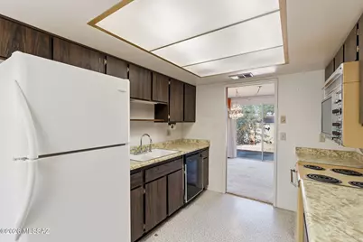 8137 E Renaud Lane, Tucson, AZ 85710 - Photo 11