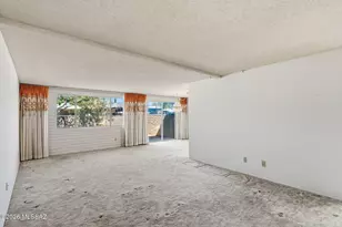 8137 E Renaud Ln, Tucson, AZ 85710 - Photo 7