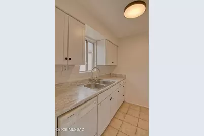 6717 E Calle La Paz #D, Tucson, AZ 85715 - Photo 9