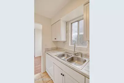 6717 E Calle La Paz #D, Tucson, AZ 85715 - Photo 11