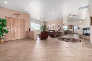 11651 N Copper Mountain Dr, Tucson, AZ 85737 - Photo 9