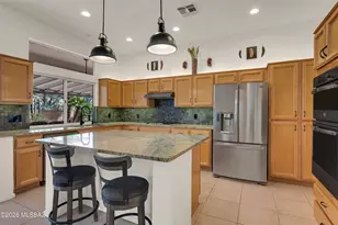 13892 N Embassy Dr, Oro Valley, AZ 85755 - Photo 9