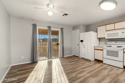 2521 E Knightsbridge Drive, Tucson, AZ 85706 - Photo 9