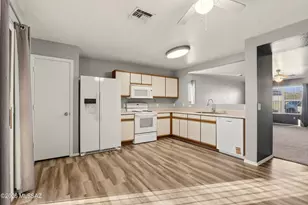 2521 E Knightsbridge Dr, Tucson, AZ 85706 - Photo 11