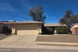 690 S Chimney Canyon Dr, Tucson, AZ 85748 - Photo 1