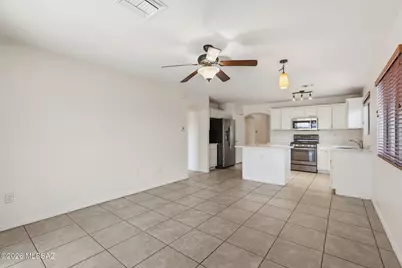 841 W Calle Barranca Seca, Green Valley, AZ 85614 - Photo 7