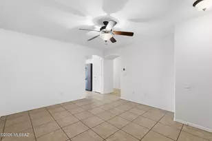 841 W Calle Barranca Seca, Green Valley, AZ 85614 - Photo 9