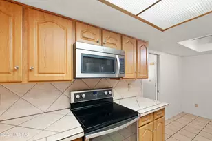 7601 E Rio Verde Dr, Tucson, AZ 85715 - Photo 13