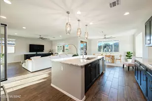 11785 N Silverscape Dr, Oro Valley, AZ 85737 - Photo 9