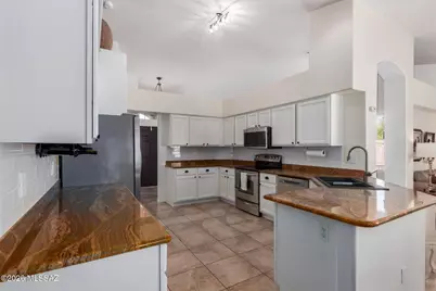 9544 N Crestone Drive, Tucson, AZ 85742 - Photo 7