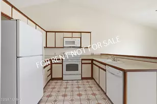 9960 E Banister Dr, Tucson, AZ 85730 - Photo 11