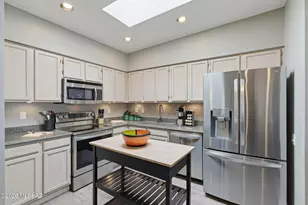 921 W Via Del Pardillo, Green Valley, AZ 85622 - Photo 9