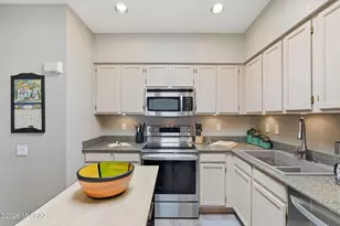 921 W Via Del Pardillo, Green Valley, AZ 85622 - Photo 11