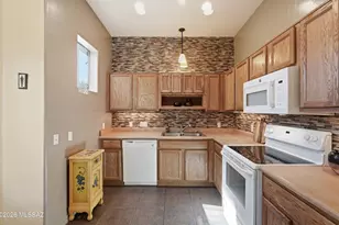 7785 S Vivaldi Ct, Tucson, AZ 85747 - Photo 11