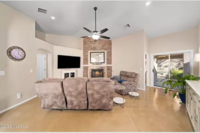 7981 S Wild Primrose Avenue, Tucson, AZ 85747 - Photo 9