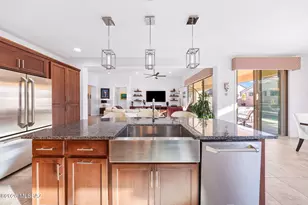 2396 E Sky Creek Dr, Green Valley, AZ 85614 - Photo 17