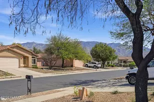 2522 E Chipped Stone Ln, Oro Valley, AZ 85755 - Photo 9