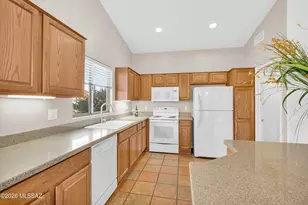 1908 E Cliff Swallow Trail, Green Valley, AZ 85614 - Photo 11