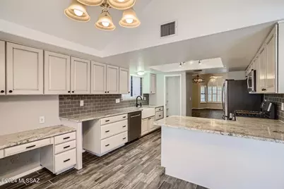 10332 N Cape Fear Lane, Tucson, AZ 85737 - Photo 7