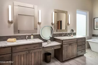 990 W Par Four Drive, Oro Valley, AZ 85755 - Photo 7