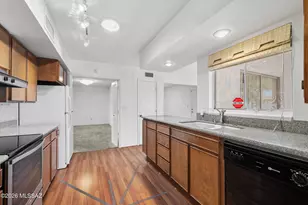 624 N Abrego Dr, Green Valley, AZ 85614 - Photo 15