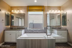 11100 N Delphinus St, Oro Valley, AZ 85742 - Photo 19