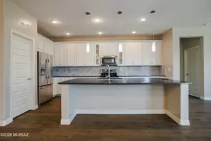 11100 N Delphinus St, Oro Valley, AZ 85742 - Photo 7