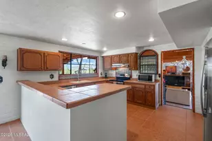 9151 N Riviera Dr, Oro Valley, AZ 85704 - Photo 17