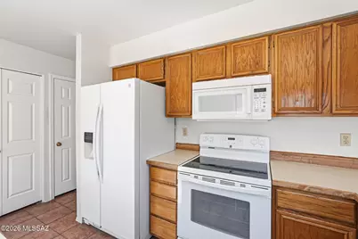 200 E Ridgeland Street, Oro Valley, AZ 85737 - Photo 17