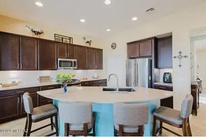 902 N Broken Hills Drive, Green Valley, AZ 85614 - Photo 15