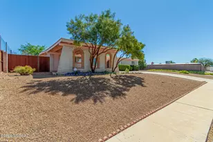 2351 S Thomas Dr, Tucson, AZ 85710 - Photo 3