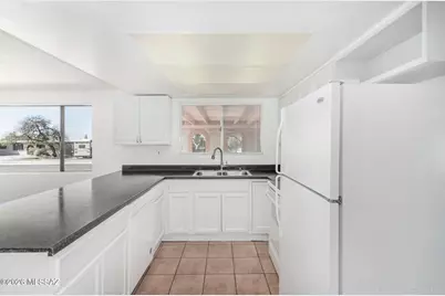 2351 S Thomas Drive, Tucson, AZ 85710 - Photo 11