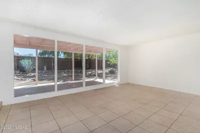 2351 S Thomas Drive, Tucson, AZ 85710 - Photo 7