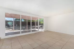 2351 S Thomas Dr, Tucson, AZ 85710 - Photo 7