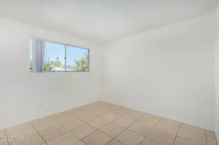 2351 S Thomas Dr, Tucson, AZ 85710 - Photo 21