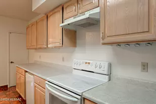 77 W Calle Del Lago, Green Valley, AZ 85614 - Photo 11