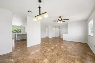 814 W Belltower Dr, Green Valley, AZ 85614 - Photo 11