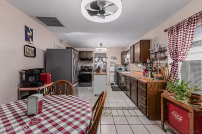 4036 E Santa Barbara Avenue, Tucson, AZ 85711 - Photo 13