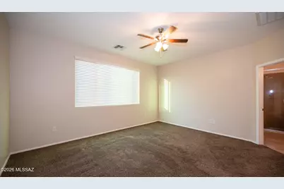 12047 N Golden Mirror Drive, Marana, AZ 85658 - Photo 9