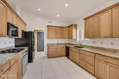 7908 N Placita Murrieta, Tucson, AZ 85743 - Photo 3